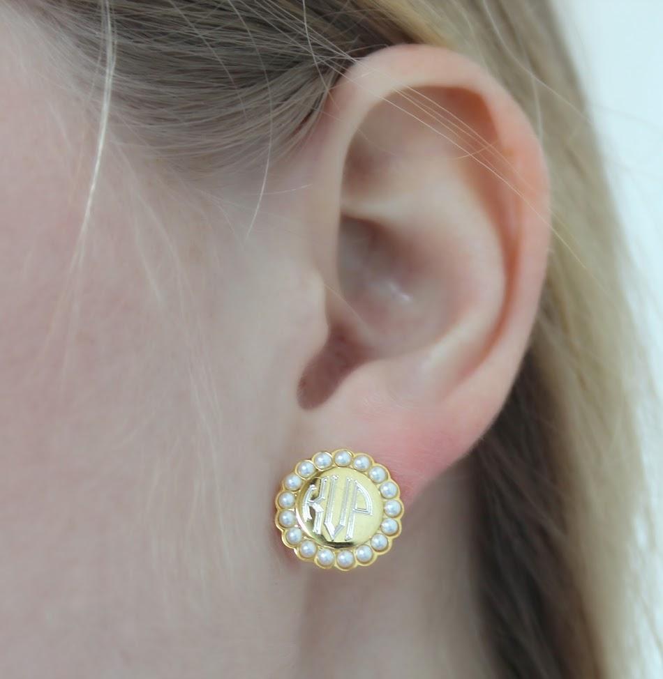 Sterling Silver Circle Engravable Pearl Edged Stud Earrings - Allyanna GiftsEARRINGS