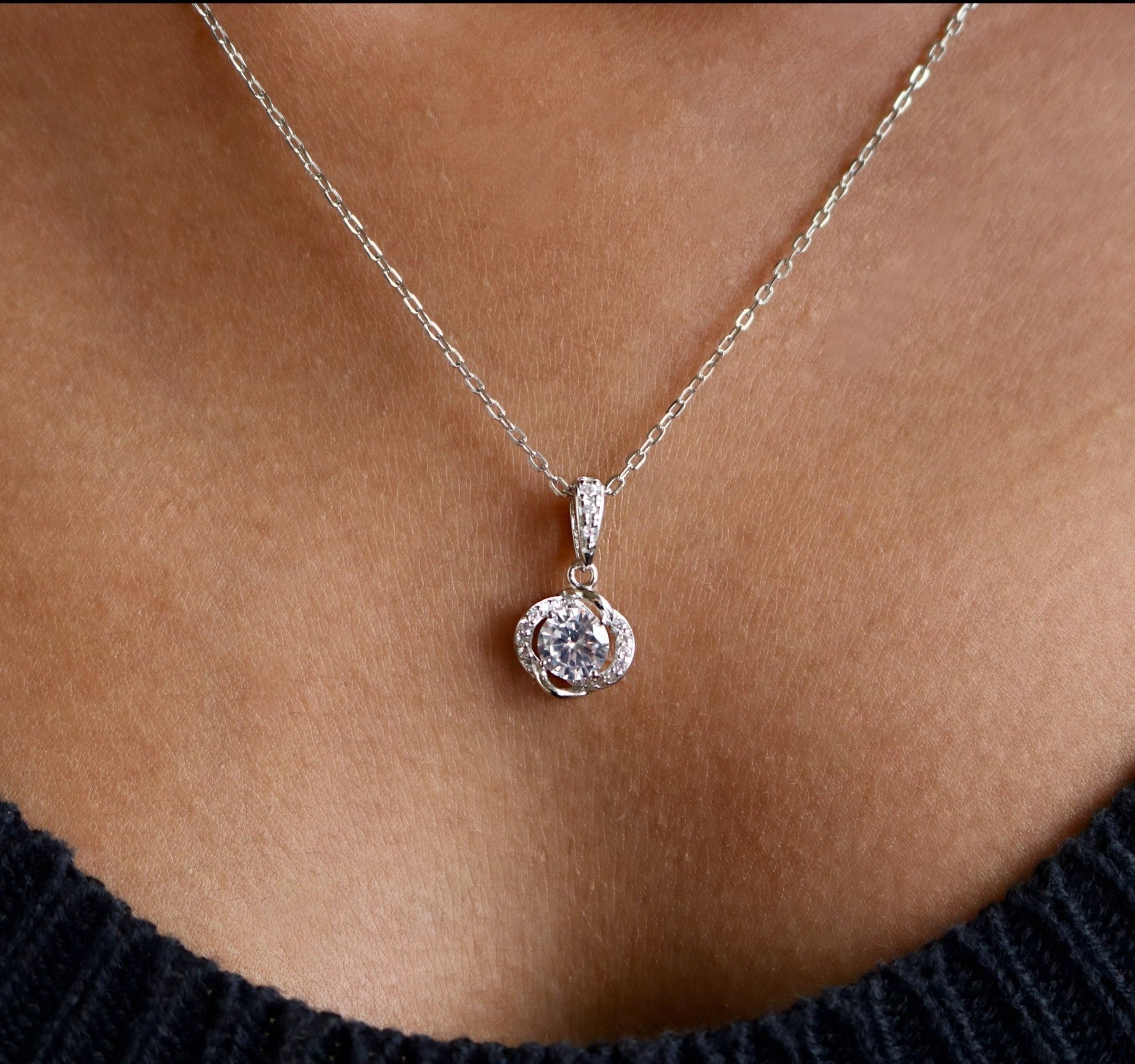 Sterling Silver Daisy Necklace - Allyanna Gifts